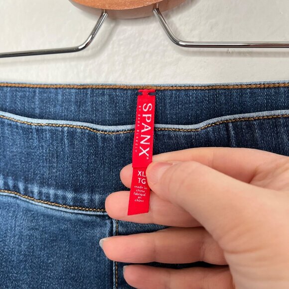 Spanx Womens Blue Distressed Ankle Skinny Slimming Jeans XL style 20203r - Picture 9 of 11